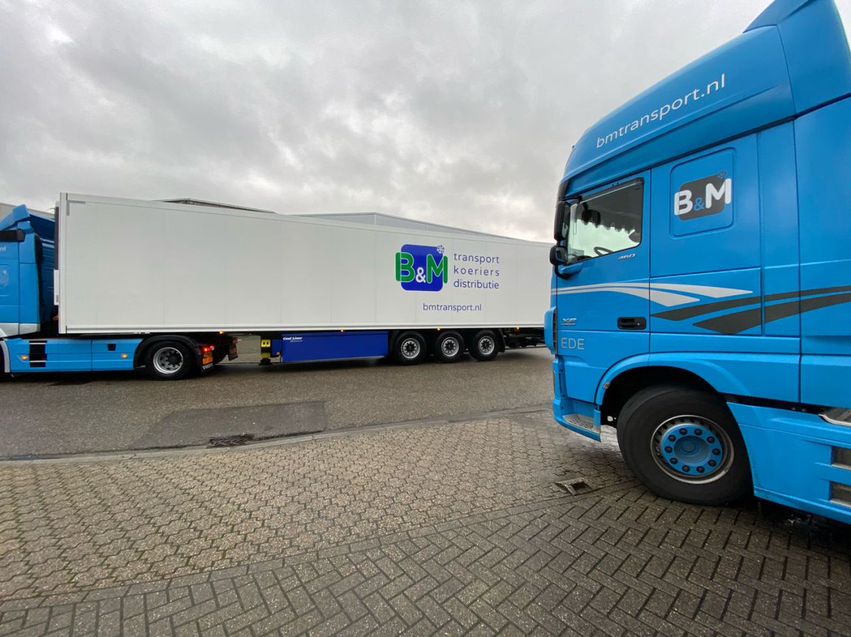 Gisteren hebben wij deze Pharma/koel trailer voorzien van #belettering voor @BMkoeriers #Ede 
#autoreclame #signing #koeltrailer #koeltransport #bmkoeriers