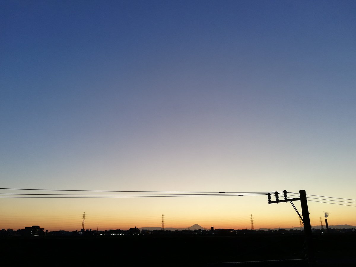 kmt_sbd's tweet image. きもとblogです。

今日も綺麗な富士山。
その富士山に魅せられたJ・I・V・Eの記事です。

そして、今戸田から見える富士山の写真もご一緒に☺

kimoto-sbd.co.jp/blog/2021/01/2…

#きもとblog
#富士山女子駅伝 
#大山 
#丹沢
#箱根山
#山岳地図
#やっぱり山が好き