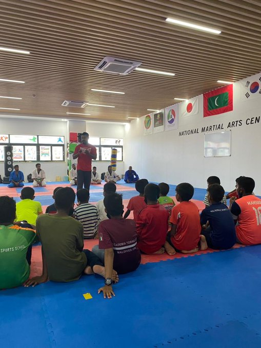 newsnetceylon's tweet photo. المركز الوطني للفنون الدفاعية بـ #المالديف ينظم دورات الدفاع للأطفال.
@MoGFSSmv @MDPYouth #MDPLIVE @WaddeyAli @IllathHassan @Kudo_Maldives @sharks_mv @mv_karate @AhmedMahloof https://t.co/UWCFzzEbP6
