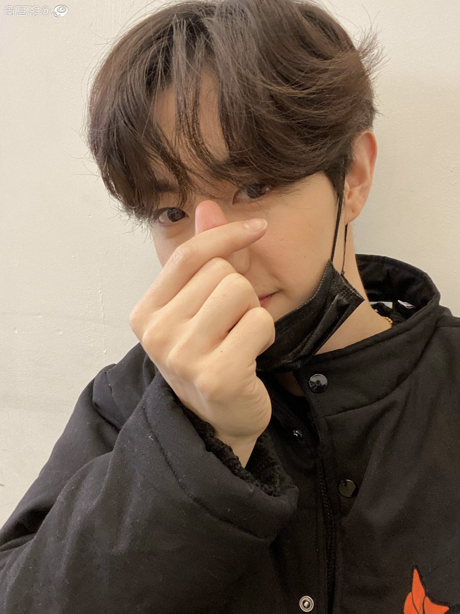 markstouch's tweet photo. 웨이보에도 마크 와줬엉😭😭😭😭😭😭보고싶어😭😭😭😭😭😭😭😭😭😭 
#GOT7 #갓세븐 #마크 #Mark #MarkTuan #段宜恩 #단의은 https://t.co/bJ5DPwqbyD