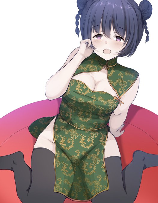 #ハチナイ
チャイナ服咲ちゃん
裸足だと肌色面積多すぎたからニーソ履いて貰った 