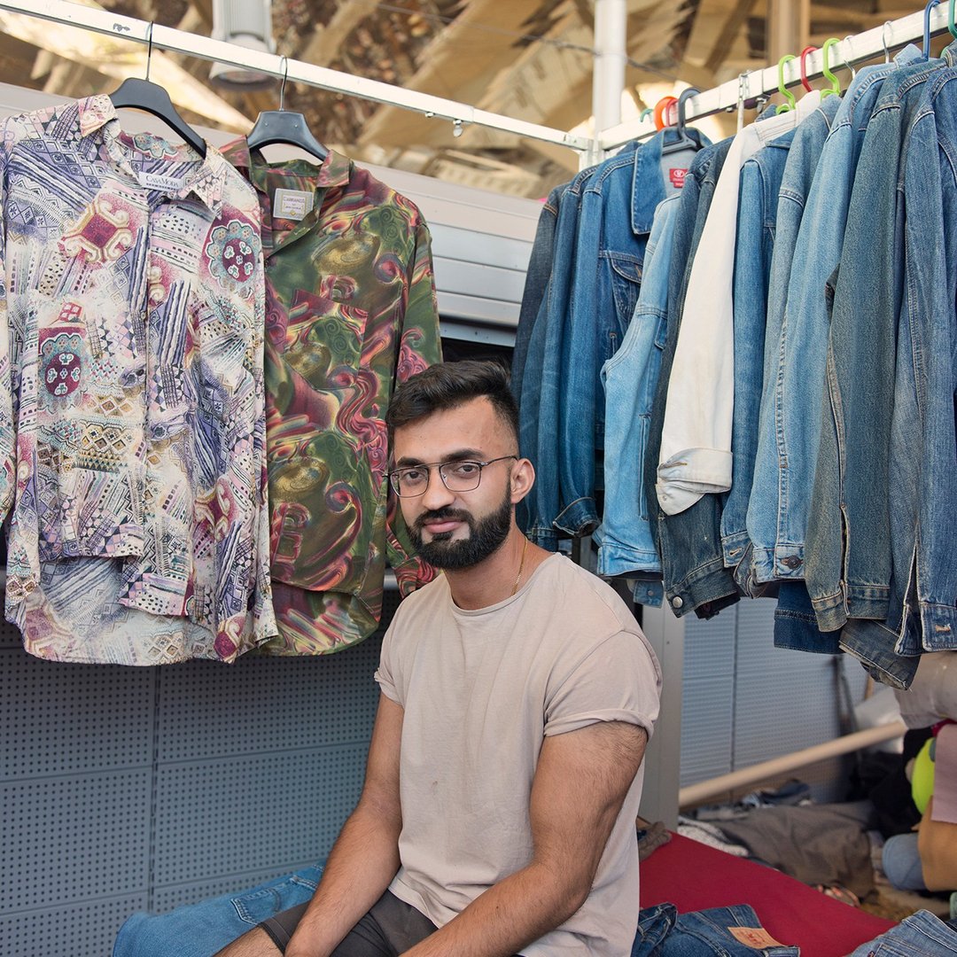 EncantsBCN's tweet photo. Al mercat hi ha #modamasculina de tots els estils 😎 Hipster o rocker, clàssic o modern, casual o súper elegant amb segell italià! Mil opcions sota el mateix sostre... i al millor preu☝️

#modahome #encantsbarcelona https://t.co/5XwARgpWjw