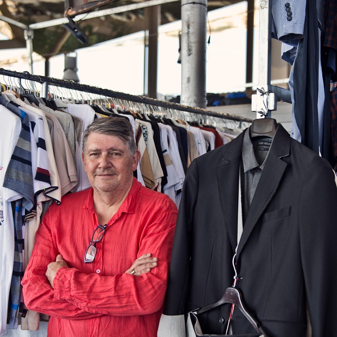EncantsBCN's tweet photo. Al mercat hi ha #modamasculina de tots els estils 😎 Hipster o rocker, clàssic o modern, casual o súper elegant amb segell italià! Mil opcions sota el mateix sostre... i al millor preu☝️

#modahome #encantsbarcelona https://t.co/5XwARgpWjw