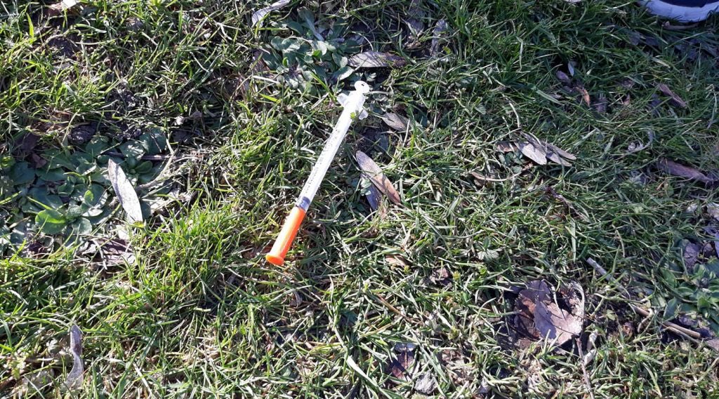HEB EEN VERLOREN CORONA VACCIN GEVONDEN IN HET PARK 🙏🏻🙏🏻🙏🏻 VANDAAG IS MIJN GELUKSDAG