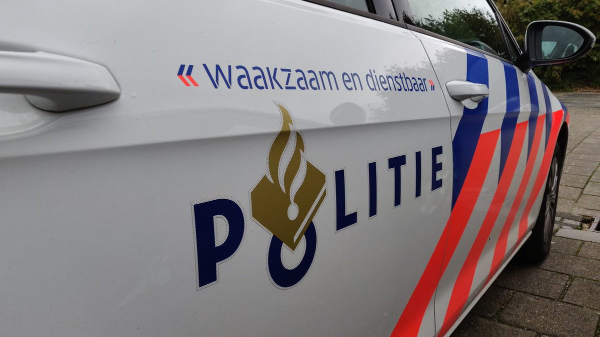 Politie zoekt fietser die schade heeft toegebracht aan geparkeerde auto ..
