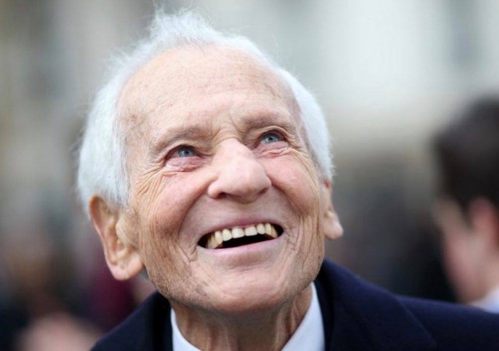 « Nous n’avons après tout que quelques années à passer dans ce mystère qu’est la vie. Autant l’éclairer par un peu de beauté, de passion, d’amusement. » - Jean d’Ormesson