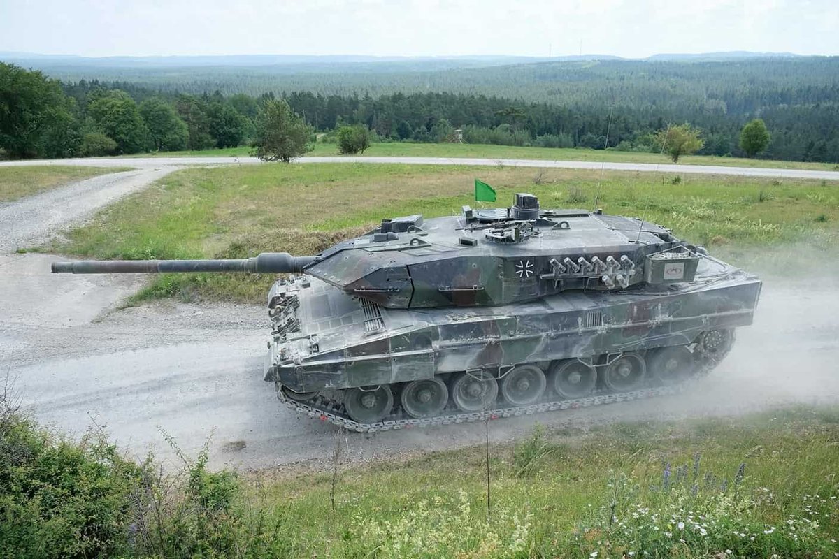 KMW have repeatedly pushed Leopard 2A7 alternative which is quite a compelling case, but no appetite to take it for a few reasons, mainly up front costs and the significant cost of adding an all-new vehicle type that would have to run alongside remaining AEV/AVLB etc CR2 variants