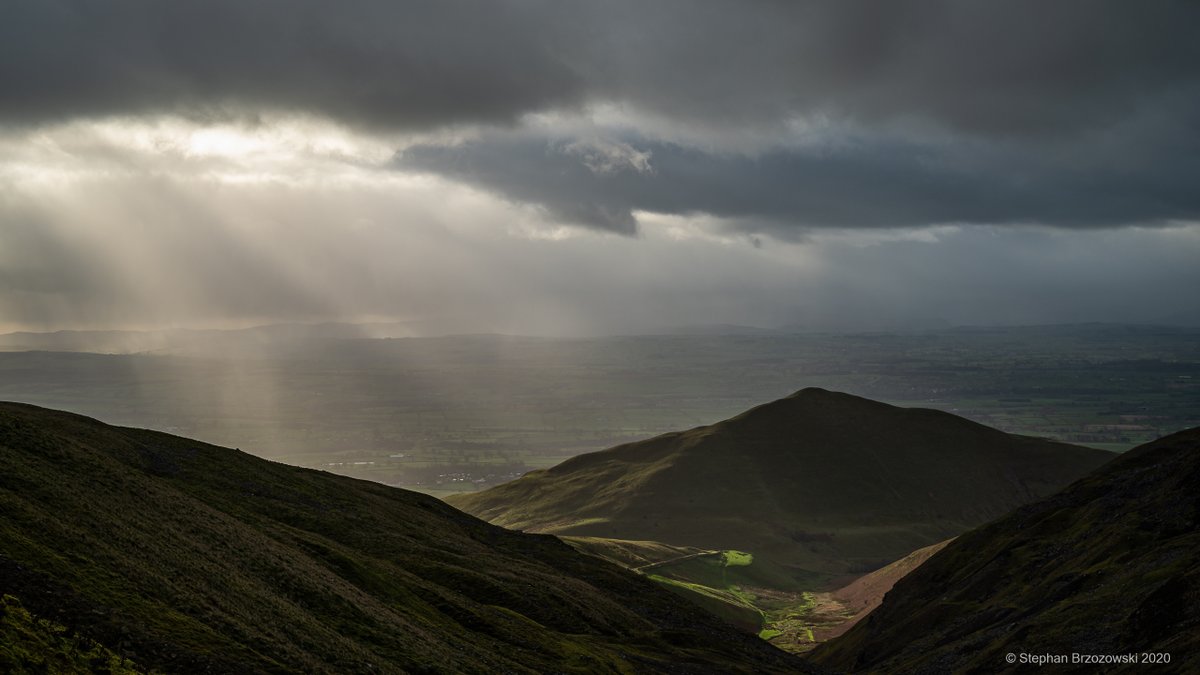 stephanbrz's tweet photo. A few images I have taken in 2020 of Dufton Pike. It may be only 481m high, but what it lacks in stature it makes up for in spectacle. #EdenValley #NorthPennines #Cumbria https://t.co/eIRRXg9lxz