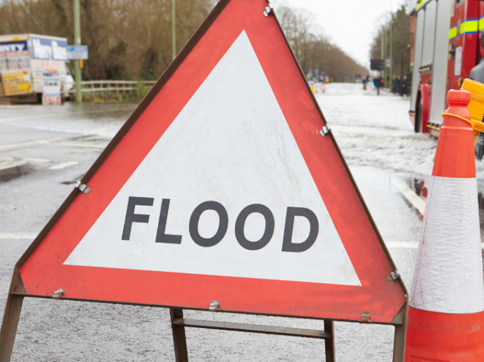 BucksCouncil's tweet photo. The @EnvAgencySE has issued a #FloodAlert for the #RiverRay and its tributaries including #Ludgershall, #Blackthorn and #Murcott. https://t.co/jiM7ztQYpt