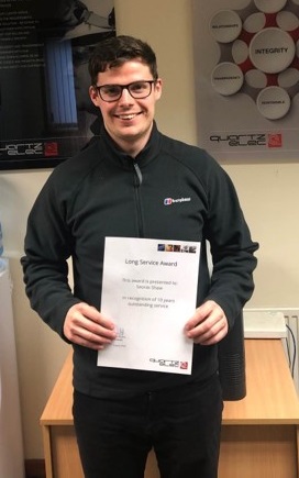 quartzelecltd's tweet image. 10 Years Service Achievement being awarded to Seoras Shaw, Project Manager at Quartzelec Aberdeen. 

Well done, a great achievement!

#QuartzelecPeople #10YearsService #RecognitionAndReward #UnparalleledInEngineeringServices