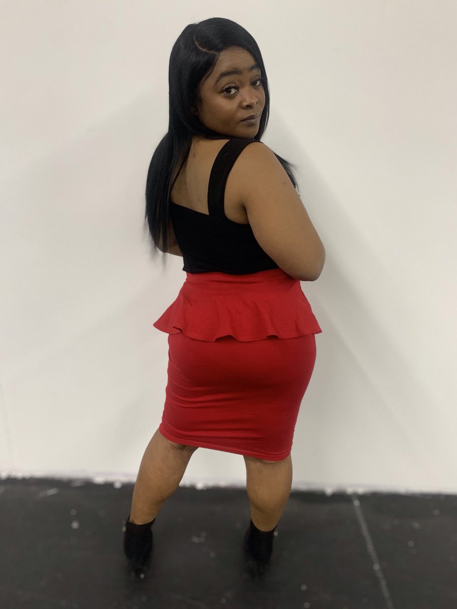 MoFunsize's tweet photo. Outta heaven but giving hell🔥🔥🤍 https://t.co/5ApTnLrYy3