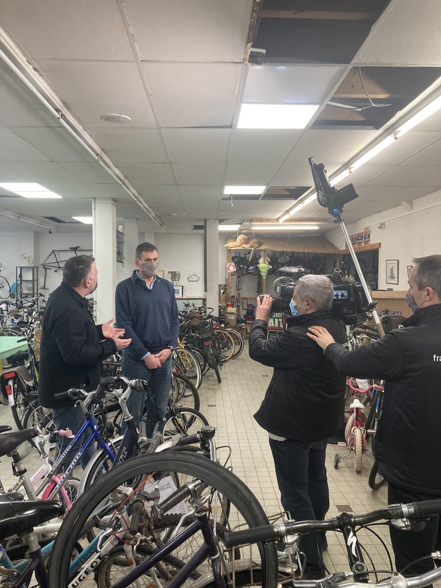 ovs62's tweet photo. Quelques images du tournage avec France 3 Lille dans nos locaux à la Maison des Mobilités Douces à Calais pour une émission bientôt diffusée on vous en dis plus très bientôt ! #France3 #mobilite #solidarite https://t.co/laRAq67RD0