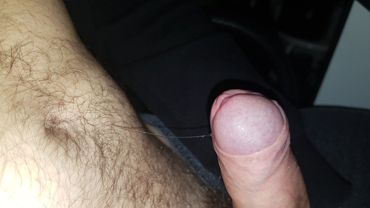 Hairy_Uncut_'s tweet photo. @ma_queue avec son filet de mouille bien luisant. Qui veut la lécher ? Il paraît qu'elle a bon goût ;). RT, like et follow si tu veux en voir plus !!
#Maqueue #Mouille #Prepuce #Hairy #TeamUncut #GrosGland #Bite #Cock #Poilu #ASucer #CouillesPleines https://t.co/Ui4LKv2ca7