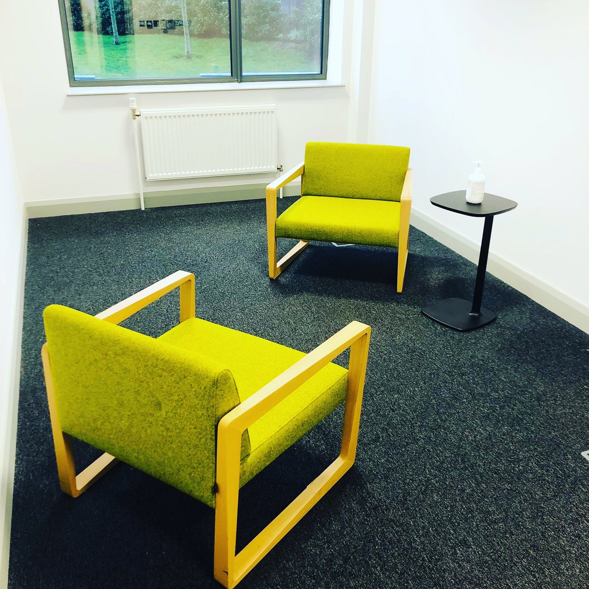 innovatebelfast's tweet photo. When is an office not just an office? When it is a therapy space. #createyourspace #notrunofthemill #beyondbiundaries @oxinnovation @belfastcc @InvestNI https://t.co/CWv4VYW0Ki