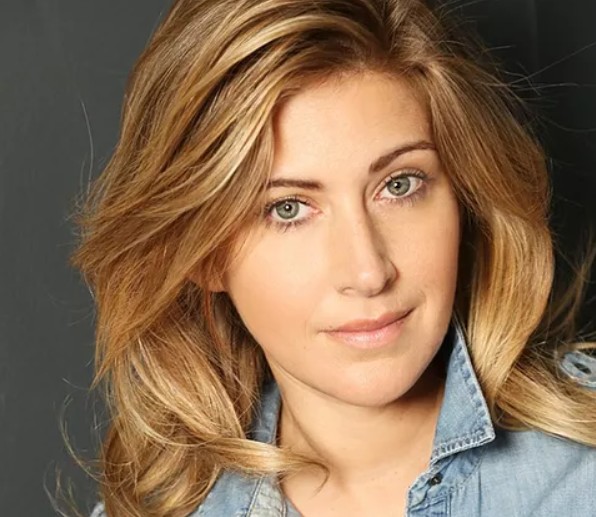 La pharmacie littéraire, créée par Sophie Wiesenfeld, est ouverte ! La première ordonnance vient d’être délivrée par <a href="/AmandaSthers/">Amanda Sthers</a> qui soutient les libraires. Pour plus d’info : cactus.press/2021/01/17/ama…