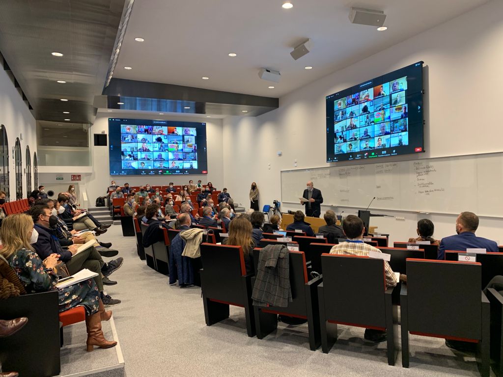 Sentido común y oportunidades de negocio junto a empresarios, directivos e inversores como Antonio Vázquez expresidente de <a href="/Iberia/">Iberia</a>, Peter Brabeck presidente emérito de <a href="/chocolatenestle/">Chocolates Nestlé</a>, la familia Cano de <a href="/Eurosemillas/">Eurosemillas</a> o la familia Ortega de <a href="/ANDYOR_SLU/">AND&OR</a> entre otros ¡Todo un lujo!