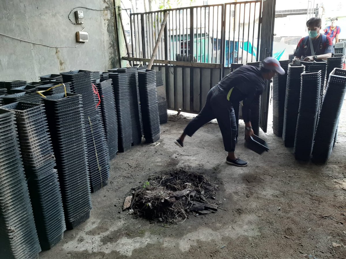 KaltaraPpb's tweet photo. #Aksipenyuluh Pendampingan penyaluran paket bansarpras kepiting soka di kota tarakan oleh Lisman Duhali @Lisman_Duhali @fisheris_ @puslatluhkp @brsdm_kp @BudidayaKKP @kkpgoid https://t.co/VDhTpKRFUa