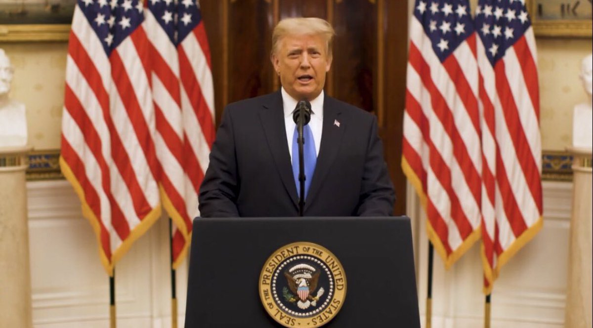 El Presidente Trump se enfrentó al #DeepState e hizo que ellos salieran a flote y se quitaran las caretas, ahora sabemos quienes son y de lo que son capaces.  Trump fue el mejor Presidente de 🇺🇸 en décadas.  #ThankTrump  <a href="/IvankaTrump/">Ivanka Trump</a>