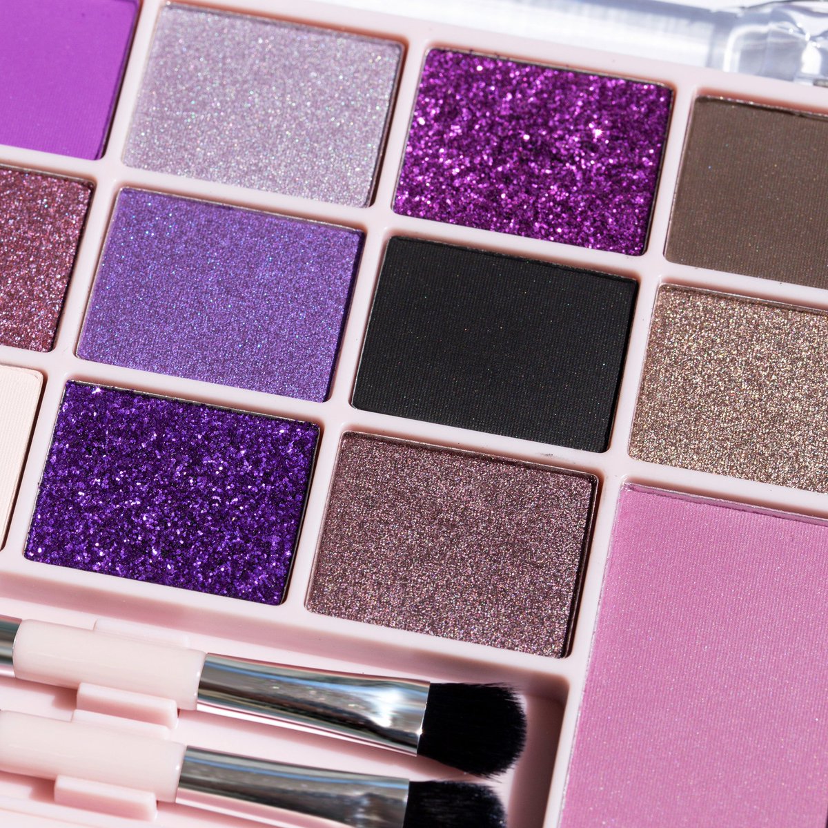 HardCandyLife's tweet image. Serving us lavender heaven🦄✨

Shop our #LookPro Eyeshadow Palette &apos;Indigo-ing Steady&apos; only @walmart + hardcandy.com.
#hardcandylife