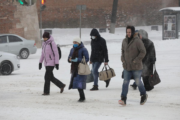 Правда будет снег. Снежная 110 Нижний Новгород. Фото Нижнего Новгорода зимой идет снег. Сосед и снег. Военные в снежную погоду.