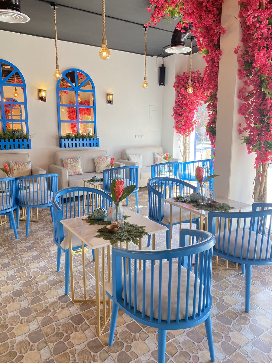 Golden_Places's tweet photo. Mykonos | ميكونوس
قهوة جديدة بتصميم يوناني جميل المكان جدًا هادئ 🇬🇷 
📍| الرياض https://t.co/vum9ffQ5lw