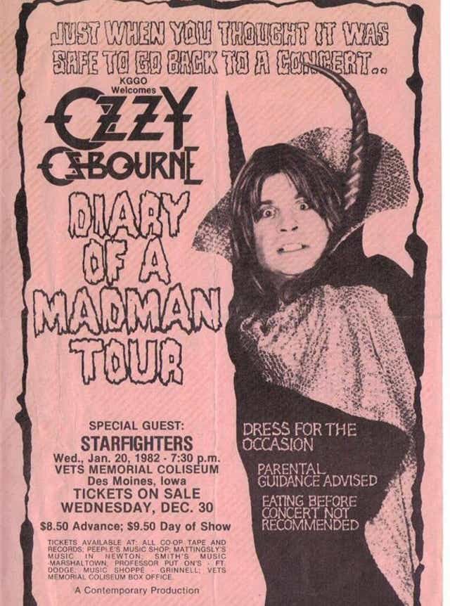 hitosdelrock's tweet photo. 20-01-1982: El cantante inglés Ozzy Osbourne le quita la cabeza a un murciélago de un mordisco, pensando que era una réplica de goma. Tras el accidente el artista fue llevado a un hospital, para ser vacunado contra la rabia. El hecho ocurrió en Des Moines, Iowa, EEUU https://t.co/BQekHT1yJM
