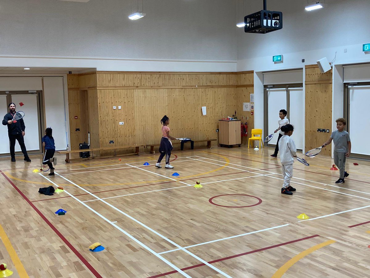 LPESSN's tweet photo. 😃 Great to be in Bellenden Primary today working with their children. 
👍🏻 Really good lesson on cooperative games using a racket.
#inschools #support #thatswhatwedo #aboveandbeyond #alwaysworking https://t.co/BwRXjTCgk1