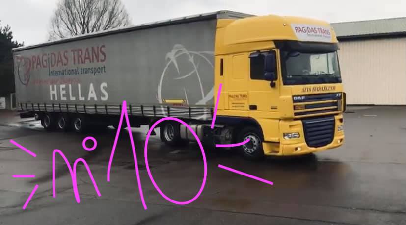 wirpackensan's tweet image. Das mit dem Anpacken meinen wir übrigens ernst:
Gestern fuhr der 𝟭𝟬. 𝗧𝗿𝗮𝗻𝘀𝗽𝗼𝗿𝘁 unserer Wintersammelaktion ab! Der randvoll mit Hilfsgütern gefüllte 40-Tonner ist auf dem Weg nach Griechenland. 
1/3
#wirpackensan #evacuatenow #endpushbacks #leavenoonebehind #nomoremoria