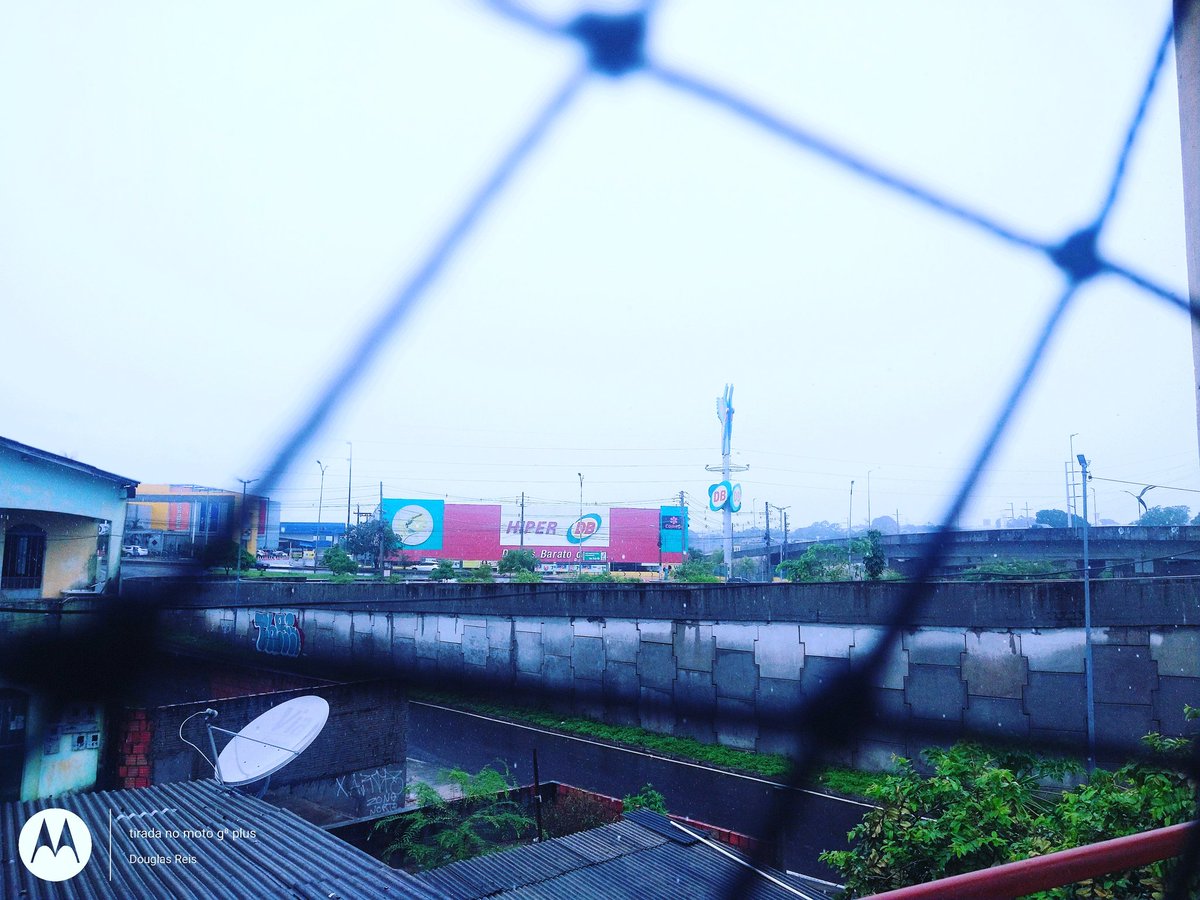 douglasreisdnr's tweet image. Assim como existem dias de alegria têm também os de tristeza. E assim como vêm os de sol, temos os de chuva. Mas em todos eles devemos agradecer. Bom dia! 🙏🏻🌧️🌧️ #rain #japiim #chuva #manaus #agradecer #blue #wallpaper