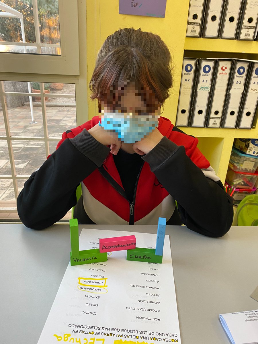 AlboresMurcia's tweet photo. El equipo educativo-terapéutico de #ProyectoCySNE continúa desarrollando actividades con los chicos de Centro de Día. Esta semana han realizado un taller para trabajar las emociones a través del juego.
#Resolucióndeconflictos
#IntervenciónEspecializada
#Educaciónsocial https://t.co/Wbqe81G5Bv