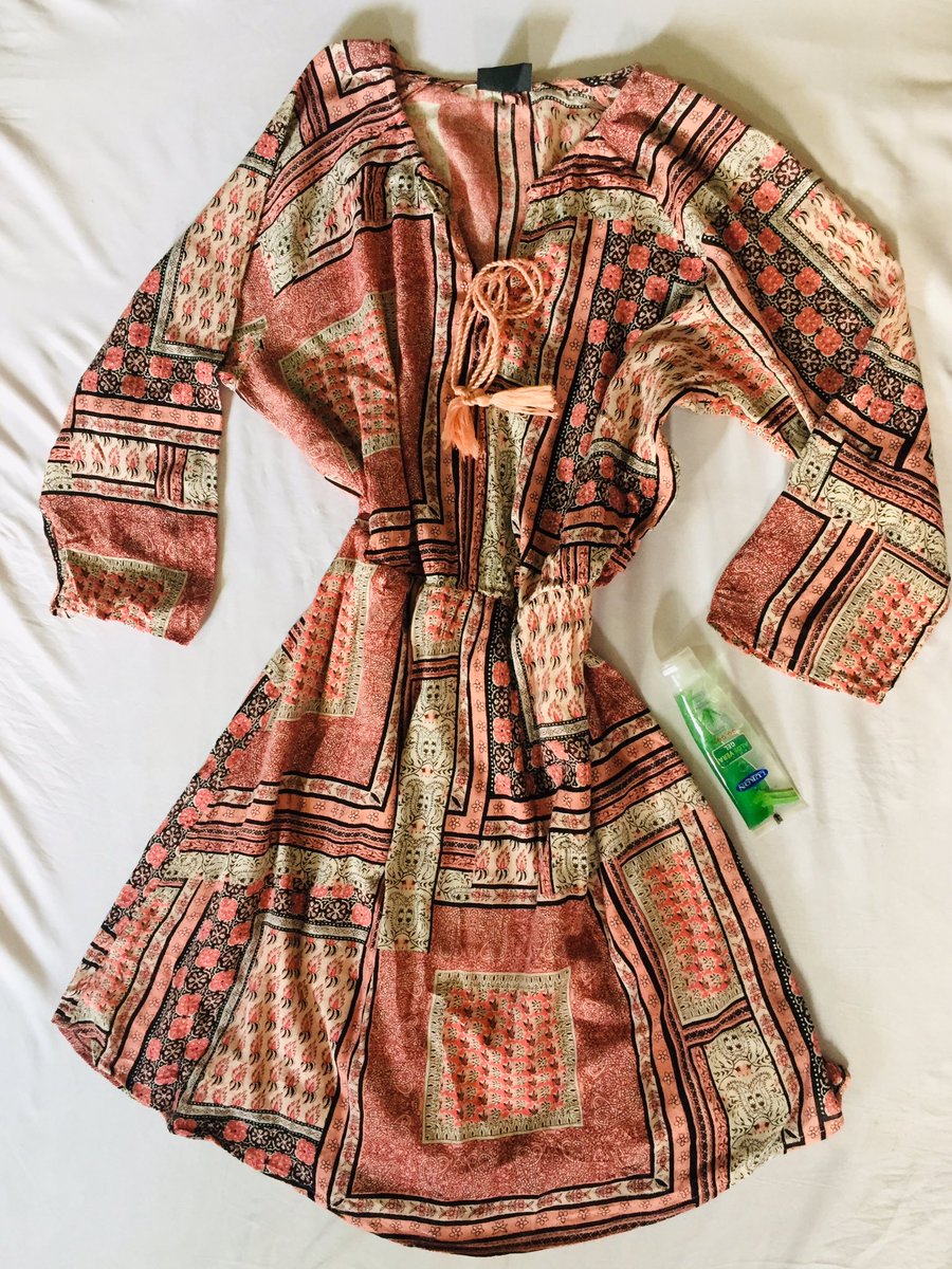 QueenWinnie6's tweet photo. A brand new day for America 🙏meanwhile like/follow @thrift_manguo on Facebook and Instagram for affordable outfits. DM IF INTERESTED 💕#InaugurationDay #Trump #BlackOwnedBusiness #WhiteHouse #JackMa https://t.co/fiu5QXvJIH