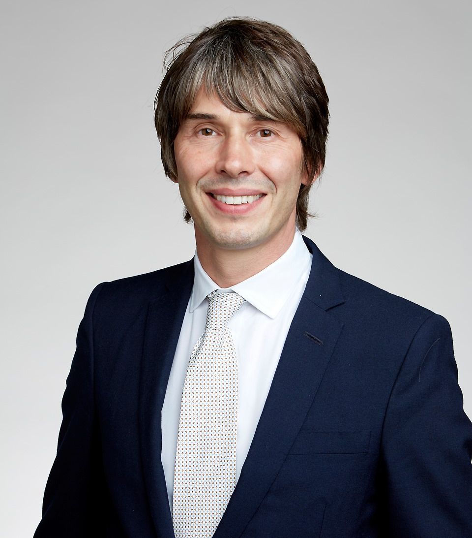 royalsociety's tweet photo. Will vaccines provide the solution to the #COVID19 pandemic? Join Professor Brian Cox and a panel of experts for our upcoming online event who will discuss the efforts over the last year to develop a vaccine, and what it means for the future: https://t.co/AY0GXDXZNo https://t.co/bHc7xnEnle