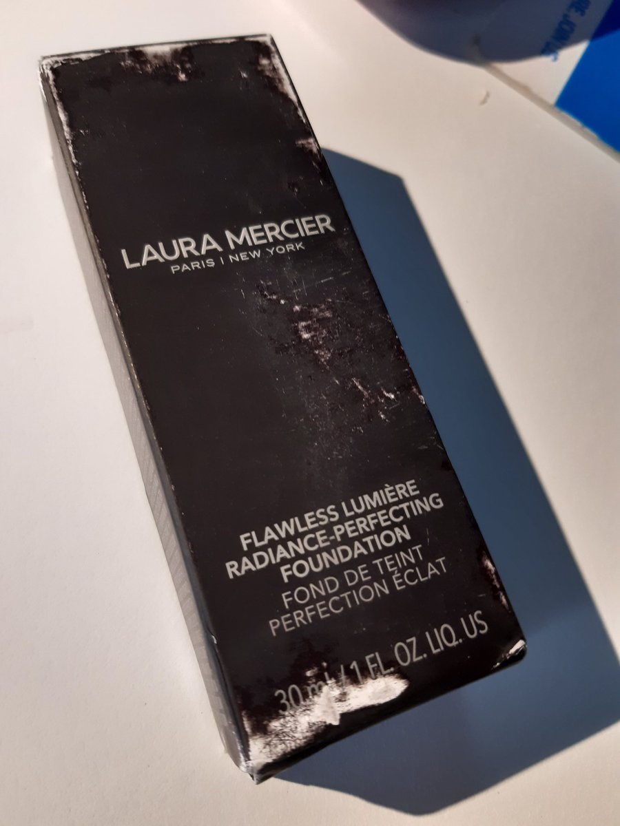 Received my <a href="/LauraMercier/">Laura Mercier</a> foundation from @jlandpartners in post. Terrible condition, what's going on