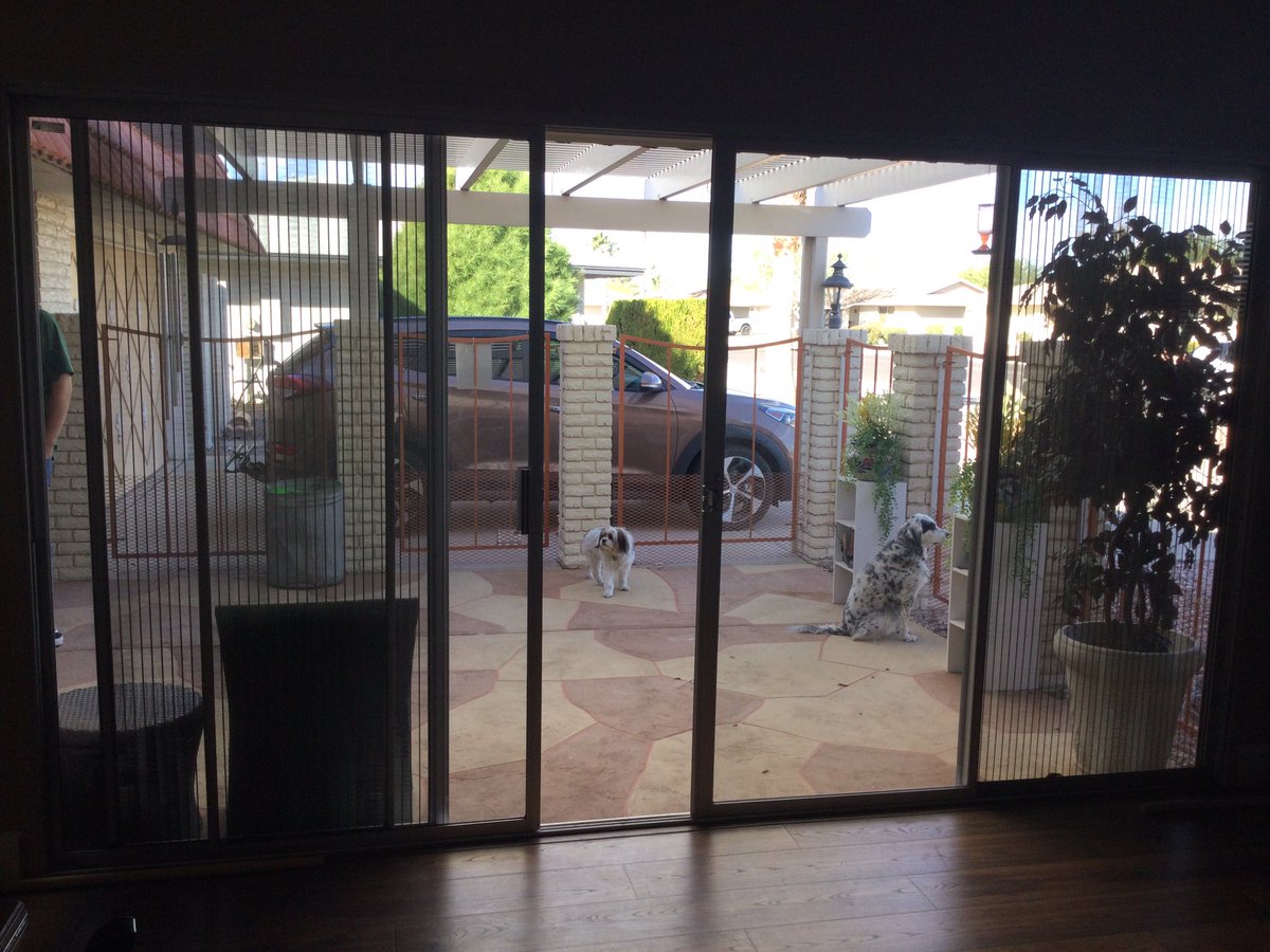 beaveralison1's tweet photo. Before and after.  #HDIS #Simonton 6200 Store #459 #OutWithTheOld #SunCityAZ #NewPatioDoors #BuyMoreSaveMore https://t.co/uiXH1K39yY