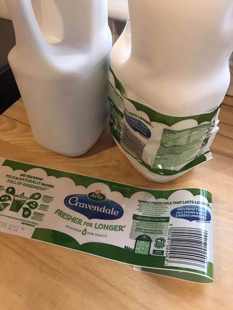 WightFood's tweet photo. Why do @ArlaCravendale have such cheap labels on their premium #milk ? I don’t care that 4 cartons have lost their very thin/cheap wrappers but the use by date is in them. 🤷‍♂️ https://t.co/HUHsVOn3yK