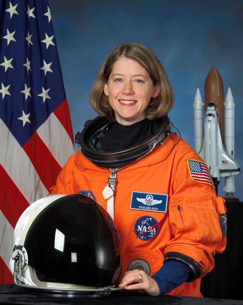 Astronomiakids's tweet photo. Pam Melroy foi astronauta e comandou 3 missões de ônibus espaciais. É uma das fortes candidatas a nova comandante da @NASA
Nada confirmado ainda, nem mesmo a data do possível anúncio. Mas, segue a esperança de vermos mulheres fazendo história! 🤩🤩
#NASA #Biden #mulhernaciencia https://t.co/5gQ8xApMLZ