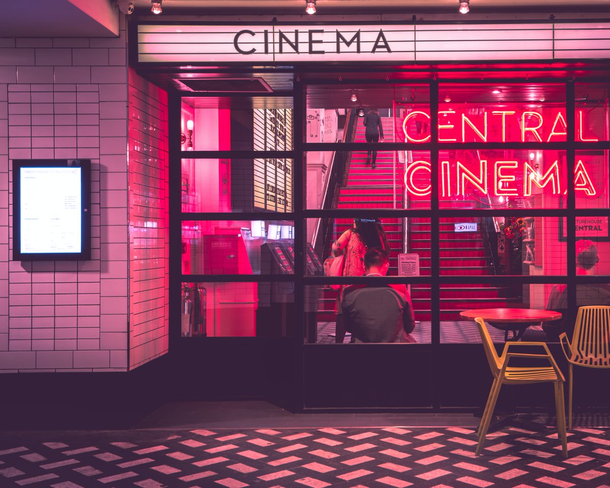 #MercrediCinema

🎬 Amateurs du 7e Art, le blog #cinéphile “Ça tourne à BB” est en ligne ! 🎞️

🍿 Sorties récentes, #séries, classiques, #films d’auteurs, #documentaires, courts métrages... Mais aussi les tournages en ville ou l’économie du #cinéma ! 👉 bit.ly/BBCinéphile