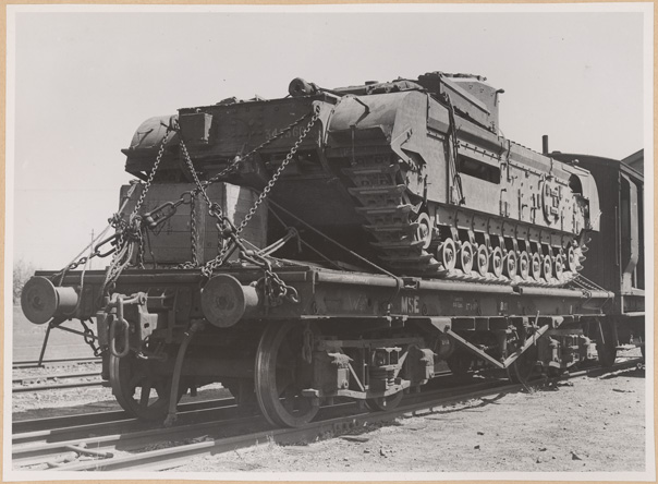 At 38 tons the Churchill was clearly a beast but a manageable one, given concerns about railway loading gauge had informed development (even then you still had to remove the side air louvres for rail tpt).As always, compromise & industrial limitations underpinned design. /2