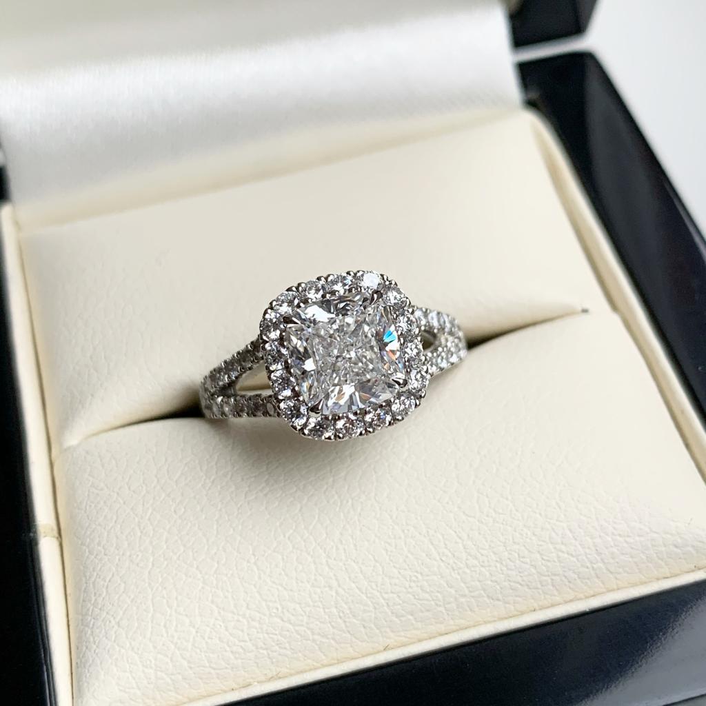 High quality jewellery epitomised by a world class setting. Over 50% of an #engagementring is meal work and therefore exceptional setting and hand assembly is critical to maximising any diamonds potential. #Blackacre #BespokeJewellery #London