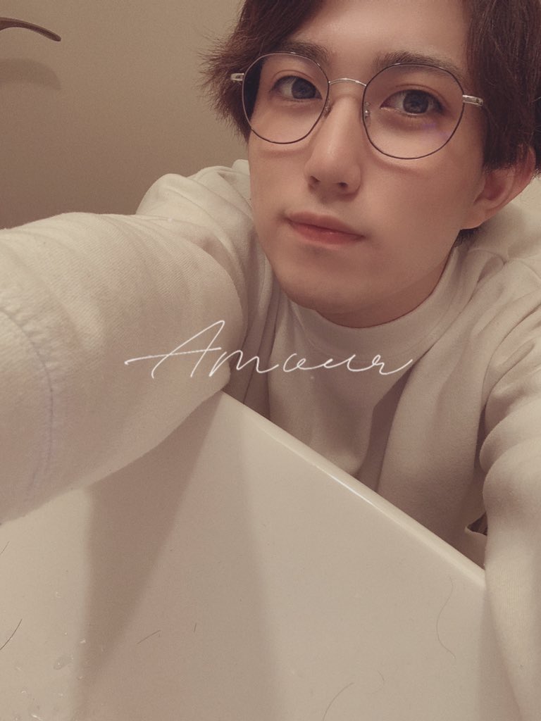 hstt_18's tweet photo. 最近はメガネして生きてます。 https://t.co/qvf5auIV7q