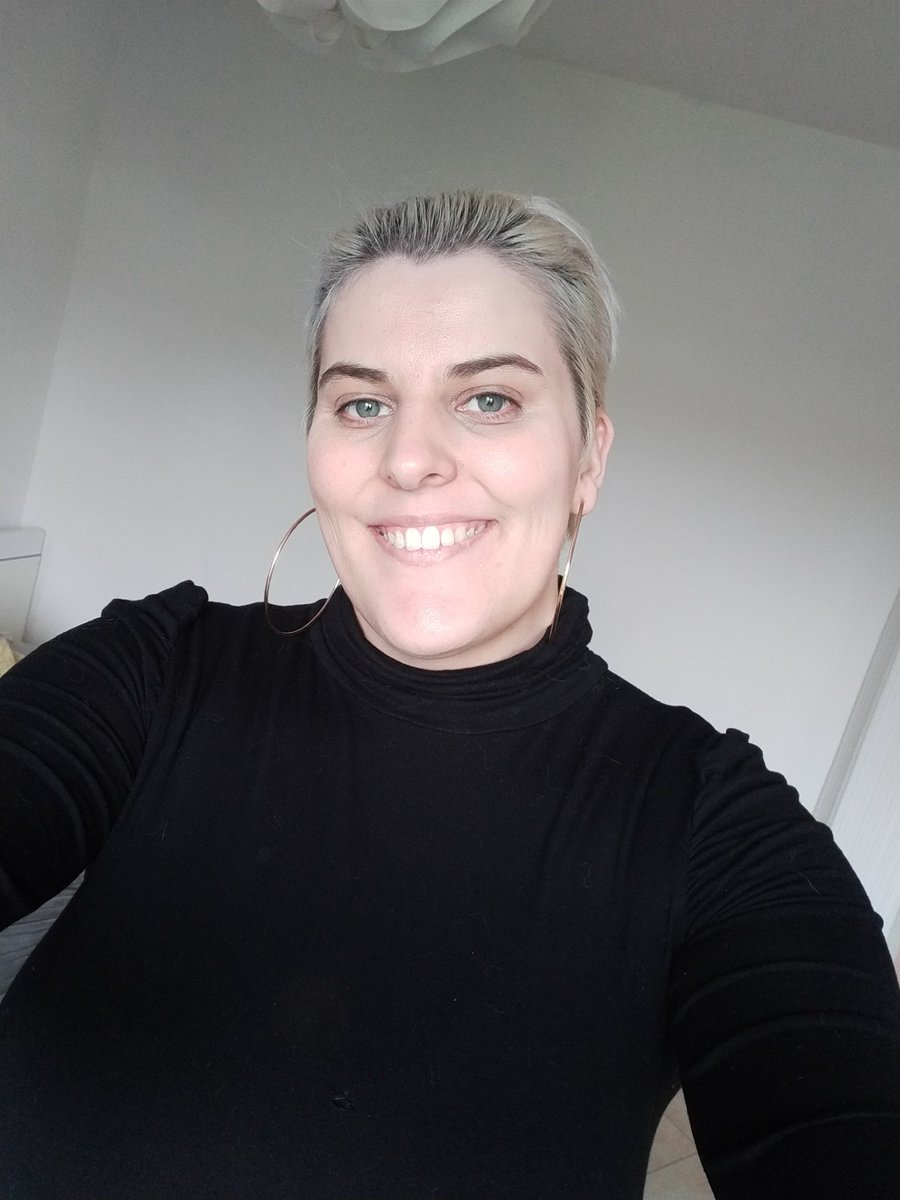 fabiola_godard's tweet photo. Je n'efface rien dans ma vie🤔
Chaque chose, même la plus infime,a fait de moi ce que je suis maintenant 🥰
Les belles choses m'ont enseigné à aimer la vie❤️
les choses mauvaises, à savoir la vivre💪
#Imperya https://t.co/Il38mpw19k