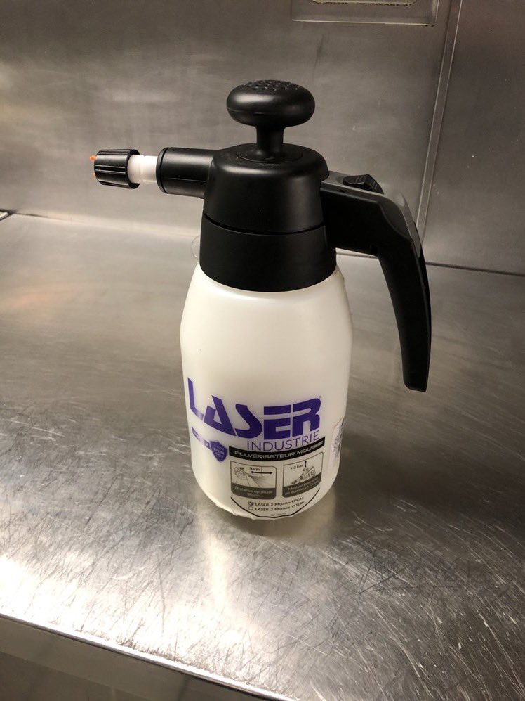 LaserIndustrie's tweet photo. Laser Industrie sprayers are perfect for a multitude of tasks across many industries such as healthcare, construction, catering and cleaning. Enquire about becoming a UK distributor by visiting - https://t.co/sEVFs5qMuk #sprayer #spraying #disinfectant #disinfection #hygiene https://t.co/1z0fI5Kh25