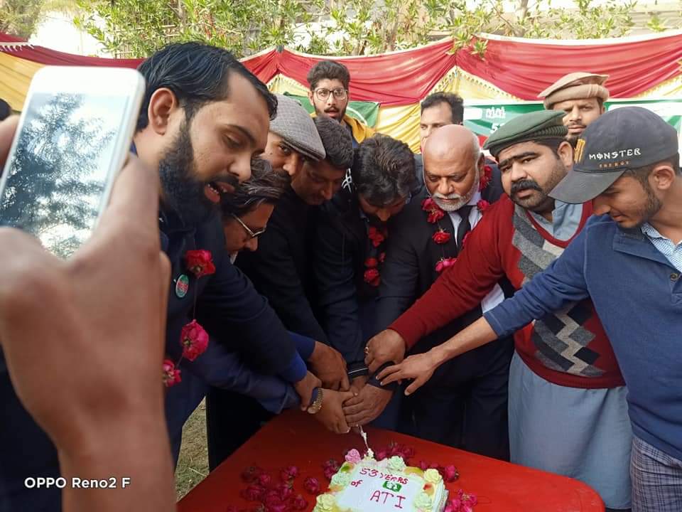 atipunjabsouth's tweet photo. سیدی مرشدی۔ یا نبی یا نبی
انجمن طلباء اسلام ضلع بہاولپور کے زیر اہتمام
53 #تشکیل_انجمن یوم تجدید عہد_وفا #کیک_کٹنگ 🎂پروگرام #
#53yearsofATI https://t.co/7J3TkdL6lZ