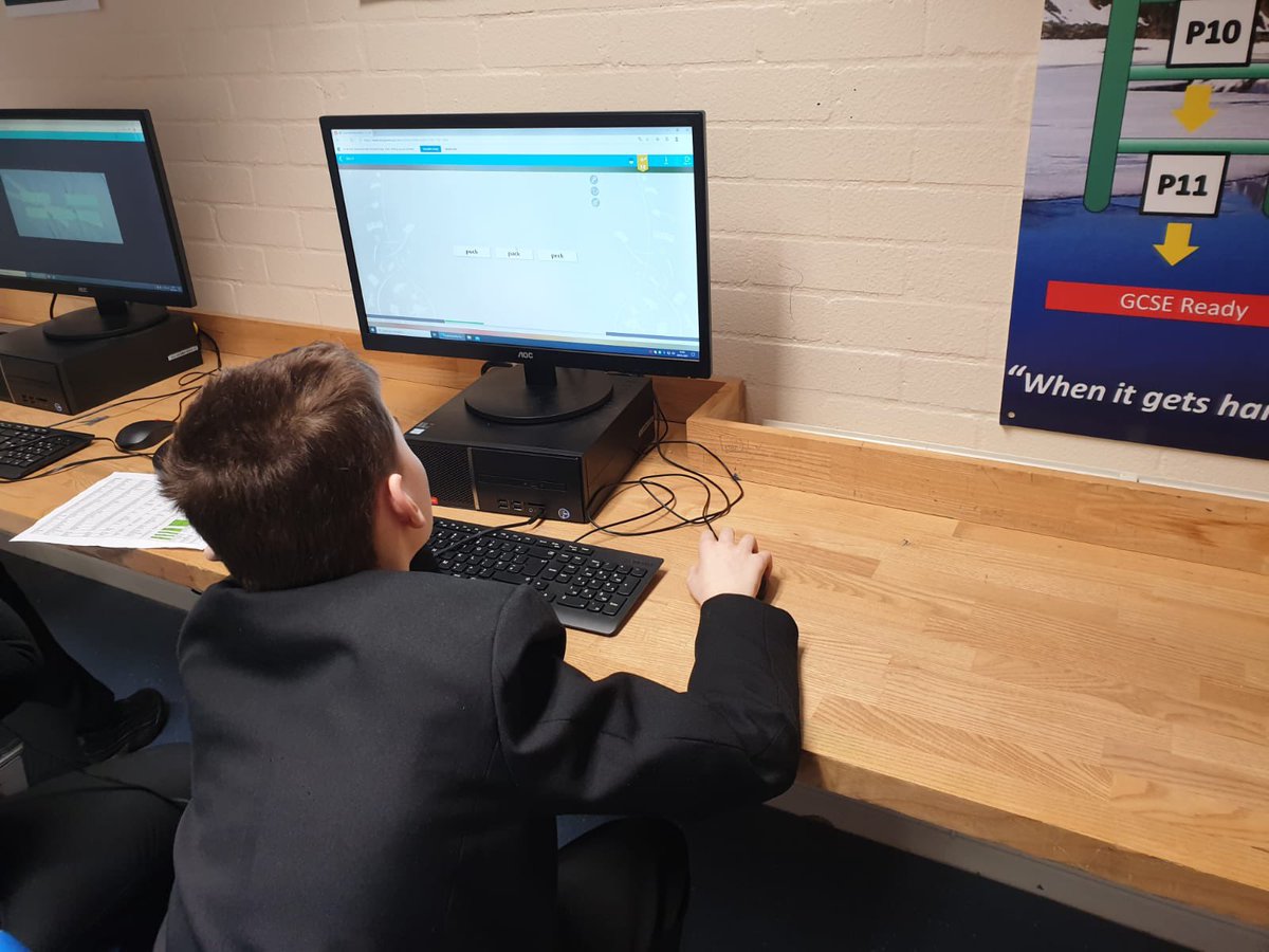 Finchwoods's tweet photo. Snowdon working hard on their literacy skills 👩🏻‍💻 https://t.co/1WZNExN28I