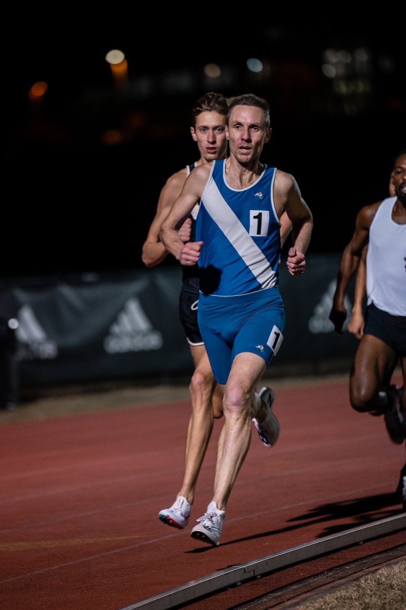 tracksmith's tweet image. 3:58.63. Every year since 2003, @nickwillis has broken 4 minutes for the mile. He ran his first when he was 19, his 19th, last night, at 37. Nick’s run sets a new world record, previously held by fellow Kiwi, John Walker, who ran 18 sub-4 miles from 1973-1990. Race day is sacred.