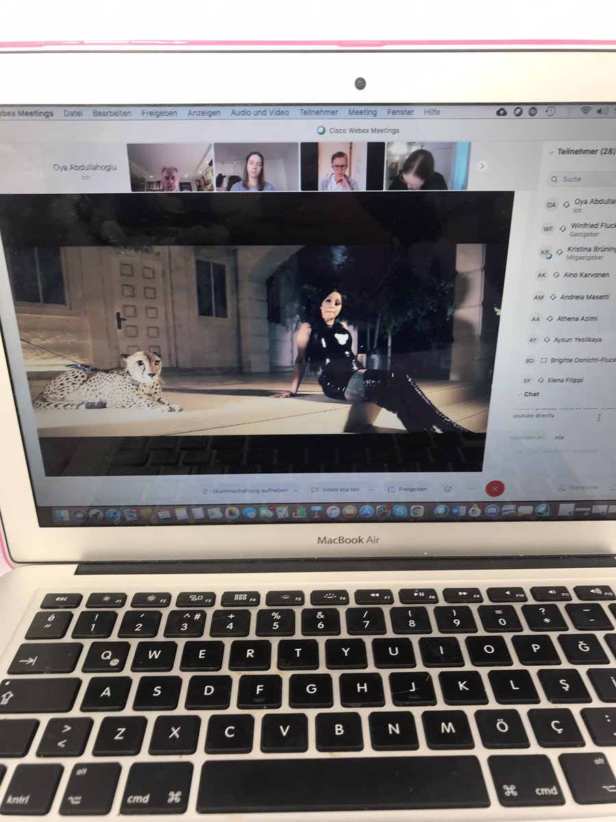 Hot alert; they teachin you on my lesson giiirlll <a href="/iamcardib/">Cardi B</a> 💛💛💛