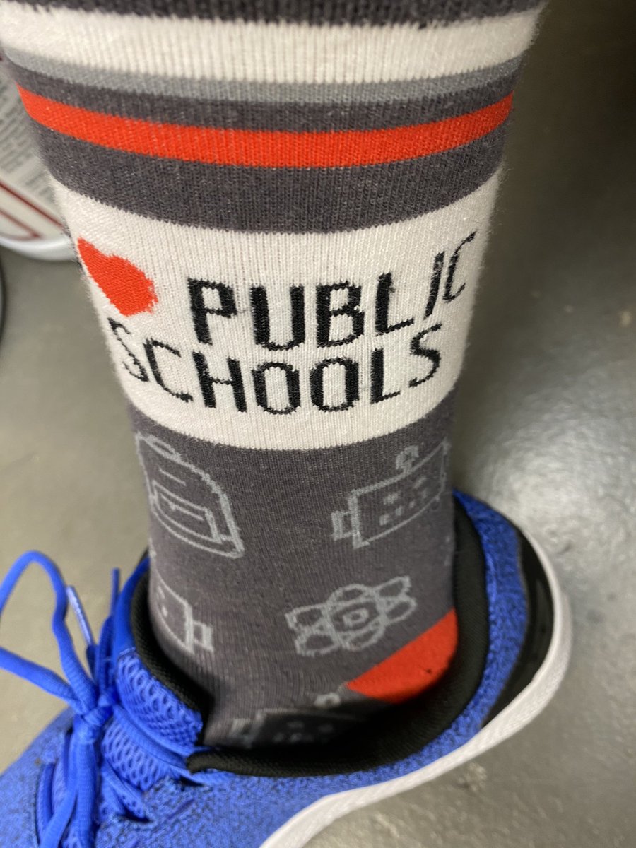 espunite's tweet image. Celebrating @NElovesPS #ilovepublicschools and #InaugurationDay  with my favorite socks!!!