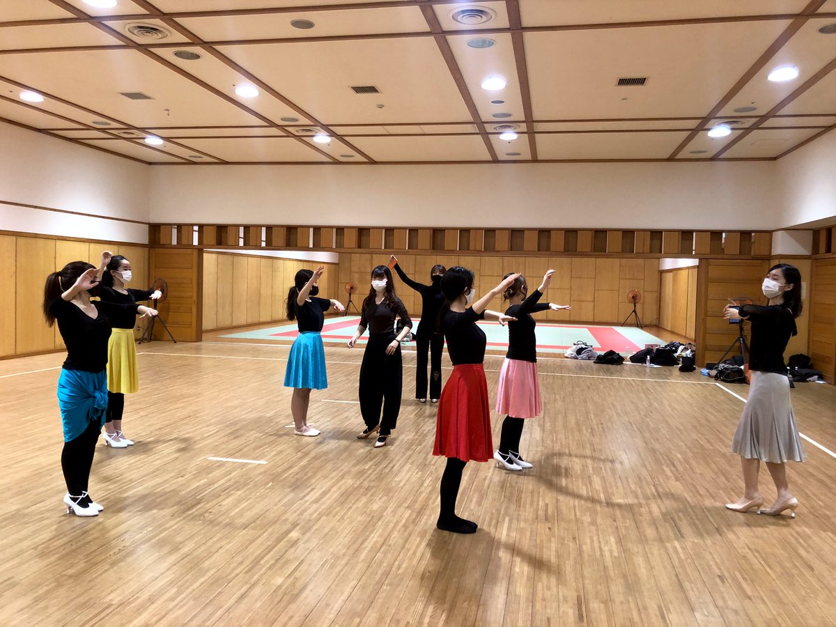 明治学院大学競技ダンス部 こんばんは 今日の練習会の様子です 競技ダンス部は 新2年生をまだまだ大募集してます みんな未経験なので 基礎からしっかり教えています 大学から新しいことを始めたい人や友達を作りたい人 是非体験にいら