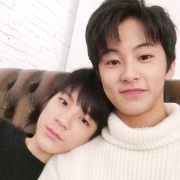 วันนี้วันอะไรน้า ใช่วันเกิดพี่ปอนด์คนหล่อรึเปล่า แฮปปี้เบิร์ดเดย์นะครับ เฮซขอให้พี่มีความสุขมาก ๆ สุขภาพแข็งแรง ได้กินของอร่อย มีวันที่น่ารักแบบพี่ มีแต่สิ่งดีีดีเข้ามาในชีวิต รักเสมอ เป่าเค้กฟู่ ๆ 🎂 มาช้าแต่มานะ