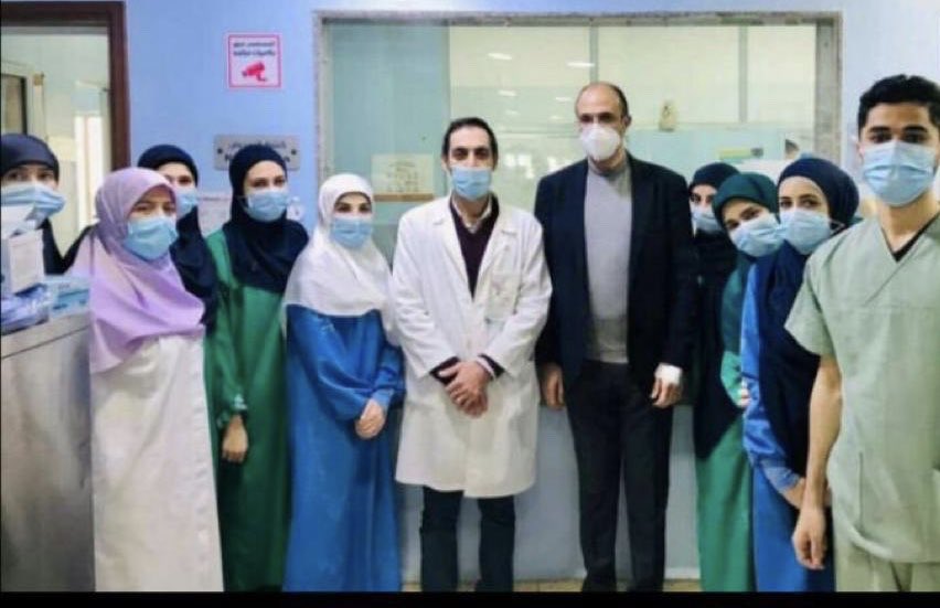 Hamad_hassan20's tweet photo. هي مخيلة شريط الأنين ، همسات تراتيل مناجاة صلوات من أحباء أعزة غيارى يبادلونك معنويات نحن بعدنا بحاجة إلك ، مش ممكن تتركنا ونحن ناطرينك؛ فريق طبي مهني ملائكي أتحفوني لياقة ولباقة فن التضحية الآملة الآمنة 
شكراً م. السان جورج وعلى كل من لاقكم الدرب أحسنتم صناعة الطب ومداراة الألم https://t.co/O0mBRHKhLL